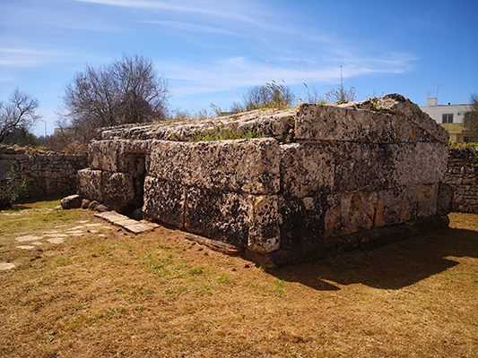 Il mausoleo Le Cento Pietre a Patù